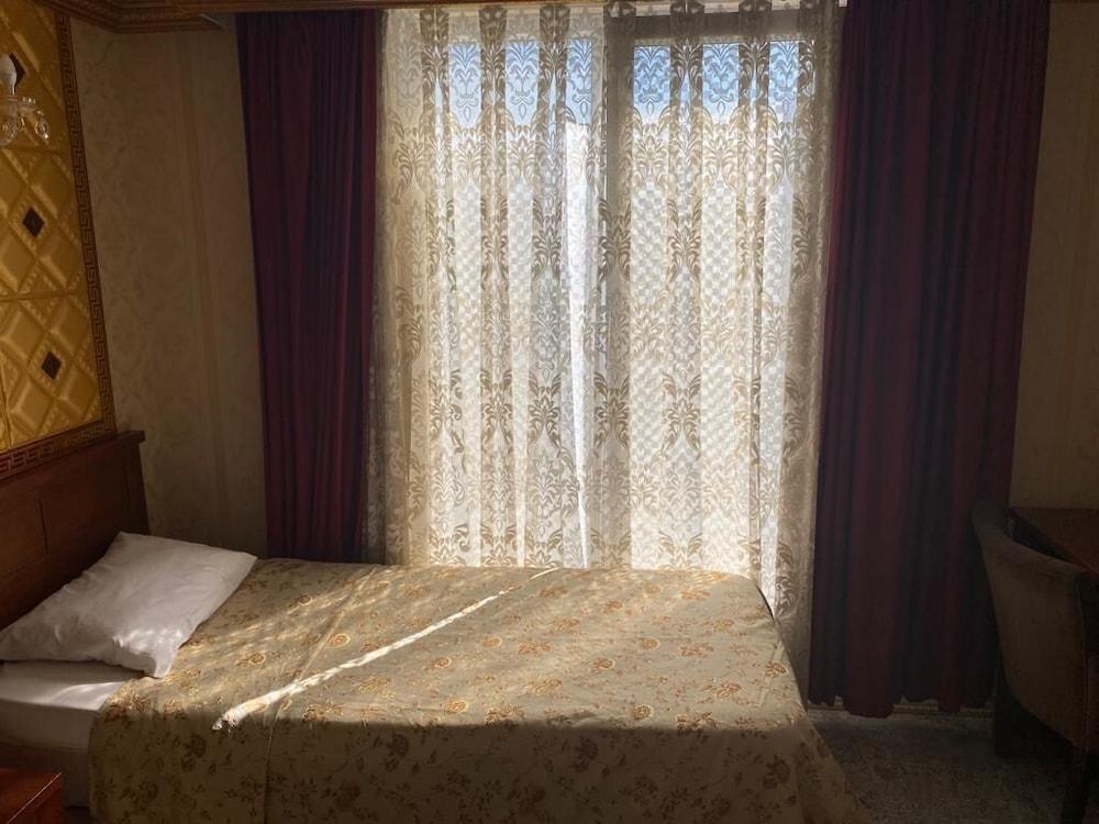 Grand Merin Airport Hotel Istanboel Buitenkant foto